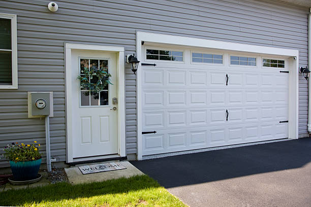 24/7 Emergency Garage Door Panel Replacement experts in La Luz, NM